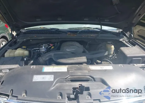 2001 Chevrolet Tahoe Ls z USA, uszkodzony, nr VIN 1GNEC13T01R137713